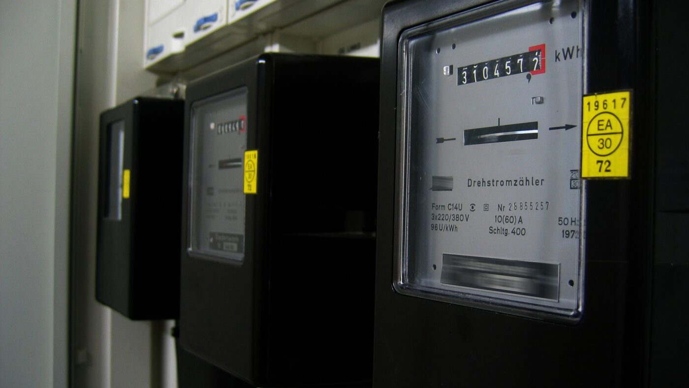 Energieversorger müssen rund 80 Prozent ihrer Einnahmen an den Staat und die Netzbetreiber weiterreichen.