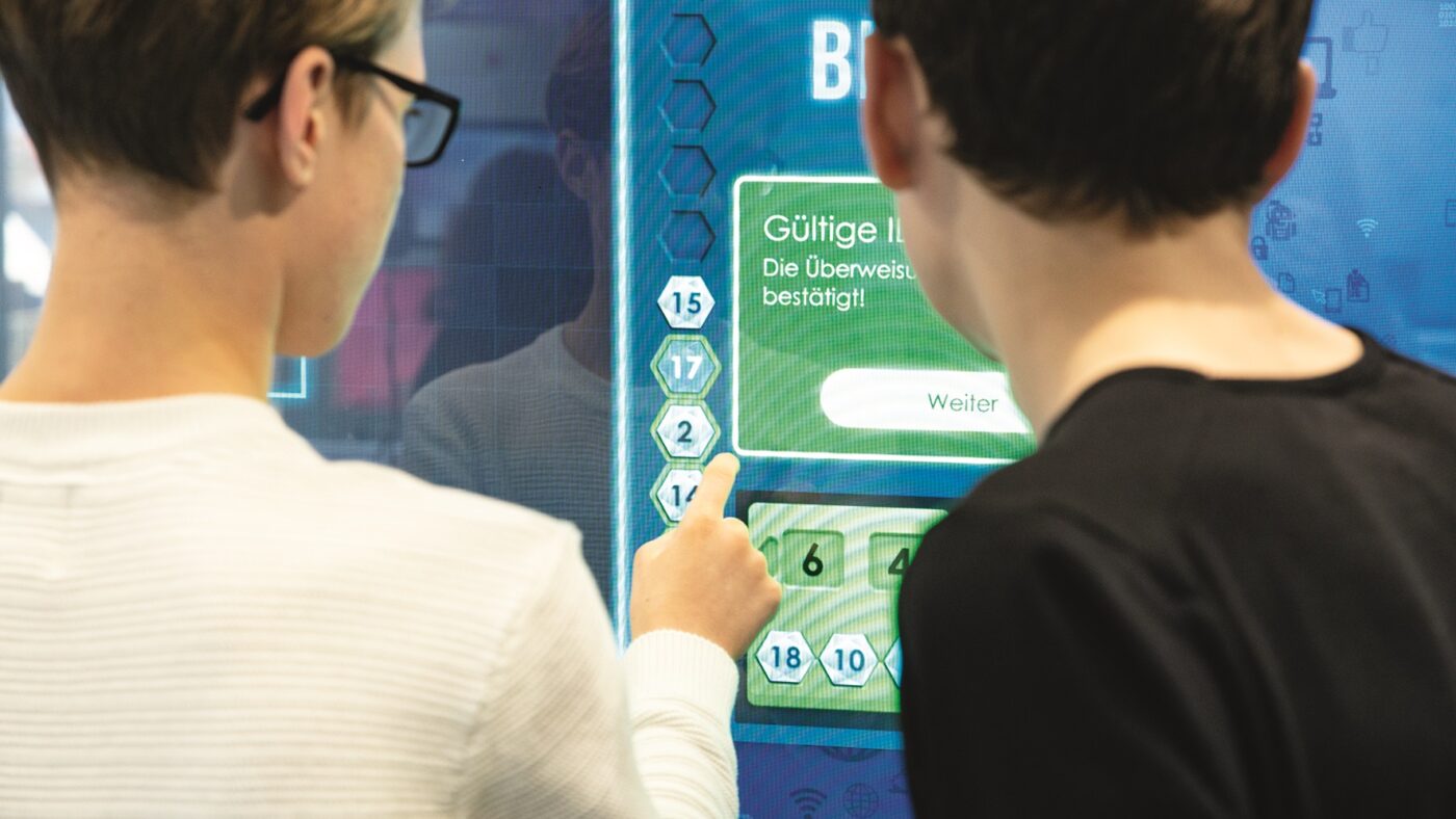 Bitsnake soll SchülerInnen das Thema Blockchain verständlich machen