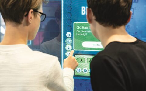 Bitsnake soll SchülerInnen das Thema Blockchain verständlich machen