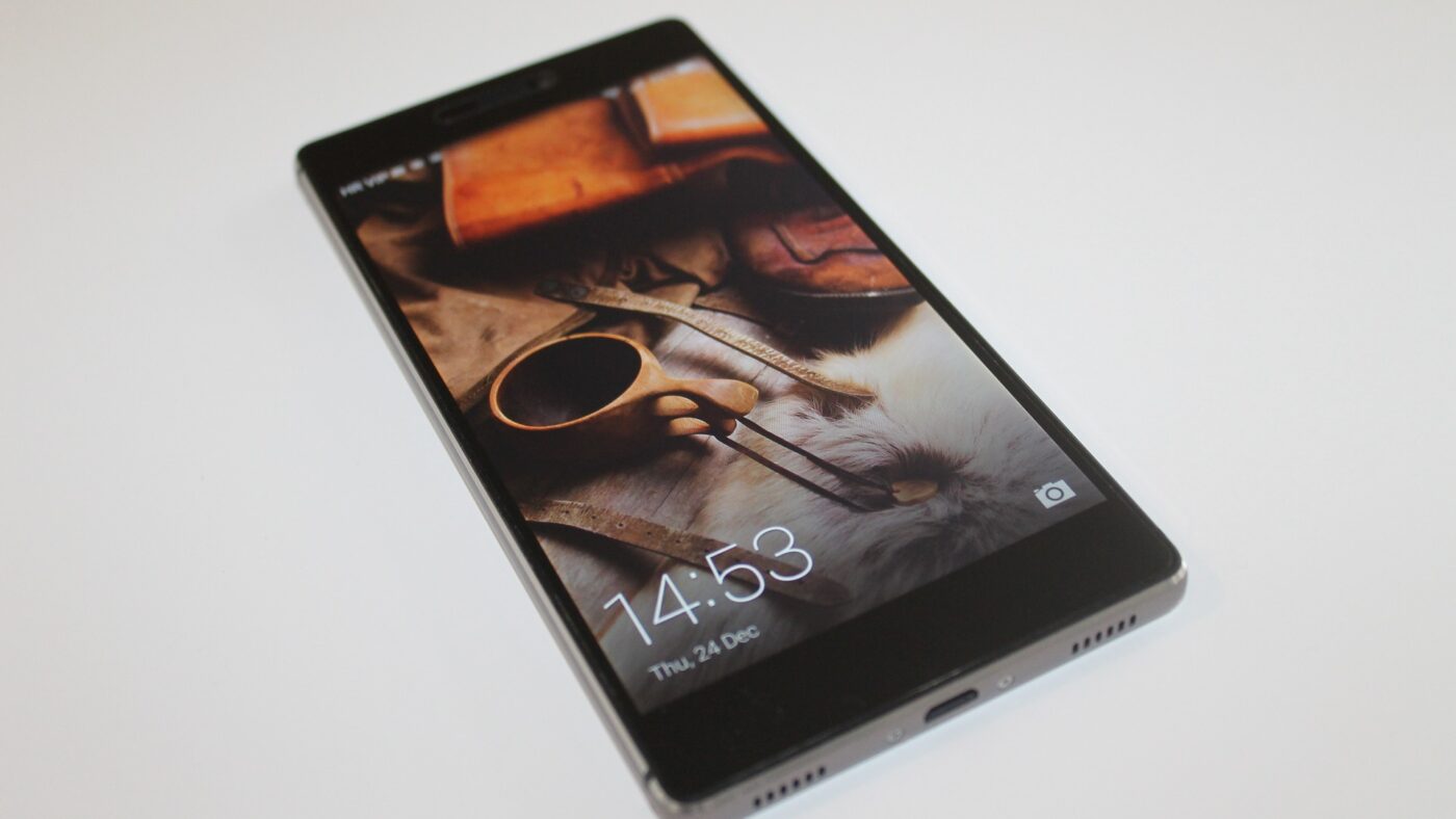 Das schicke Huawei P8.
