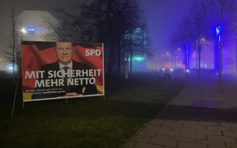 Kritiker, die sich an NETZ-TRENDS wandten, werfen Olaf Scholz vor, gezielt die Unwahrheit zu sagen. „Andernfalls würde er solche irreführenden Plakate nicht aufhängen“, lautet der Vorwurf. Bild: NETZ-TRENDS.