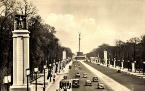 Ja, wie viele passen denn nun auf die Massenkundgebungsstraße, die Straße des 17. Juni in Berlin? Von Hitler bis zur Jetz-Zeit dient der Boulevard der Propaganda in eigener Sache.