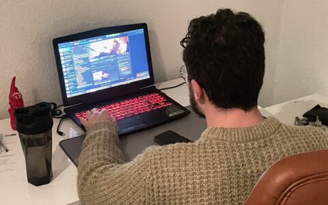 Bereits mit 24 blickt dieser Gamer aus Südfrankreich auf mehr als 7000 Spielstunden zurück – seit seinem Einstieg 2016 hat er die unterschiedlichsten Games intensiv erlebt und die digitale Welt zu seinem zweiten Zuhause gemacht. NETZ-TRENDS.de ist der Gamer persönlich bekannt.
