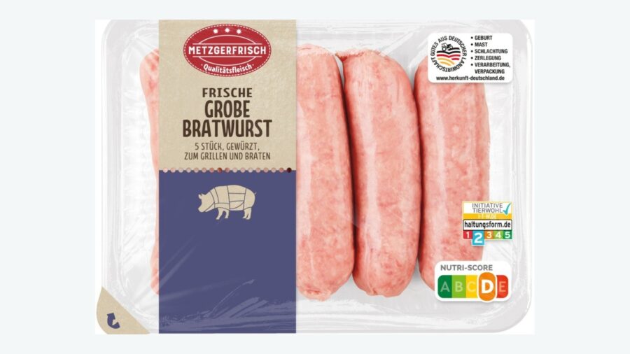 Verpackte frische grobe Bratwurst der Lidl-Eigenmarke Metzgerfrisch in einer 400-Gramm-Schale unter Klarsichtfolie